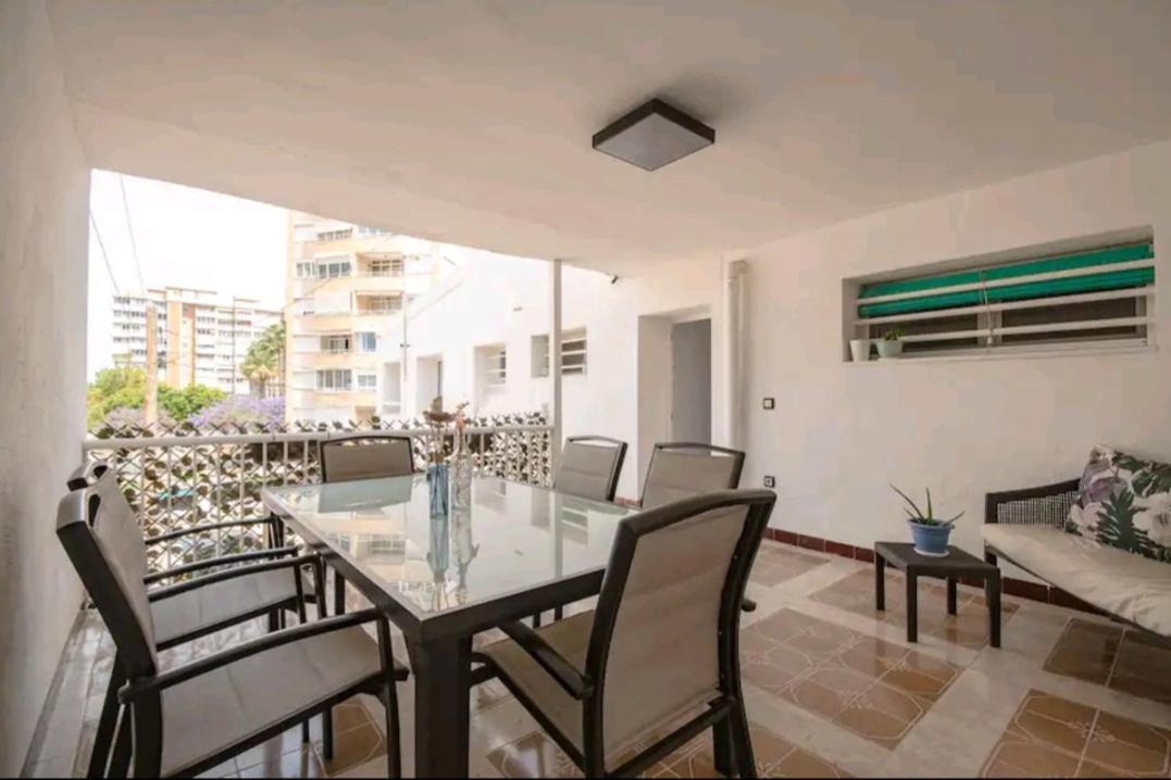 Stylish & Fully Furnished 3 Bedrooms Flat -4 Min Walk To Beautiful Beach Alicante Bagian luar foto